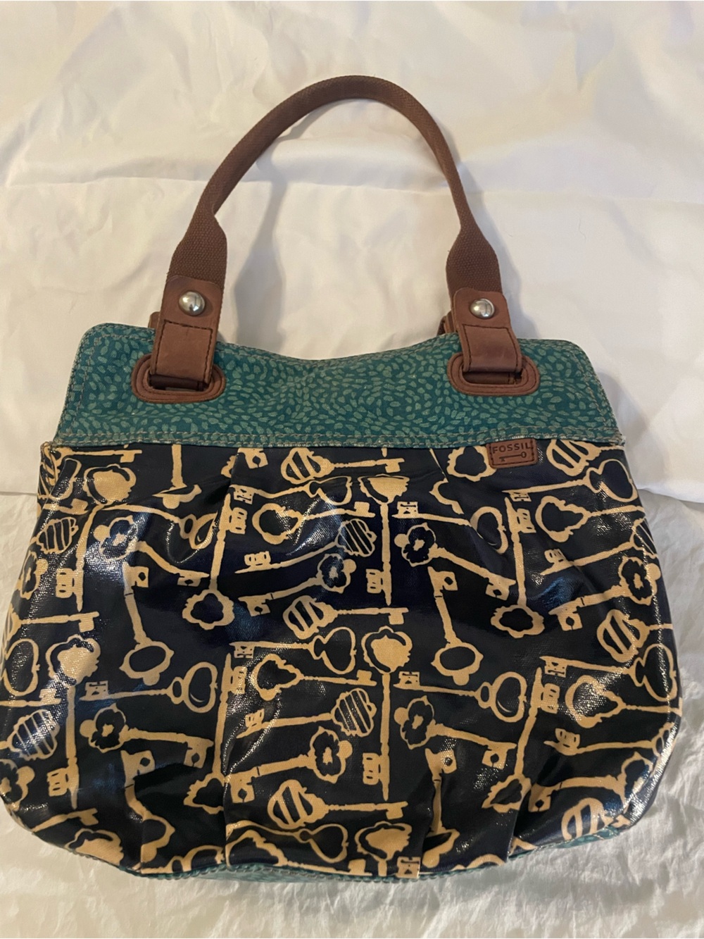 vintage Fossil Key-Per tote bag featuring skeleton key patt